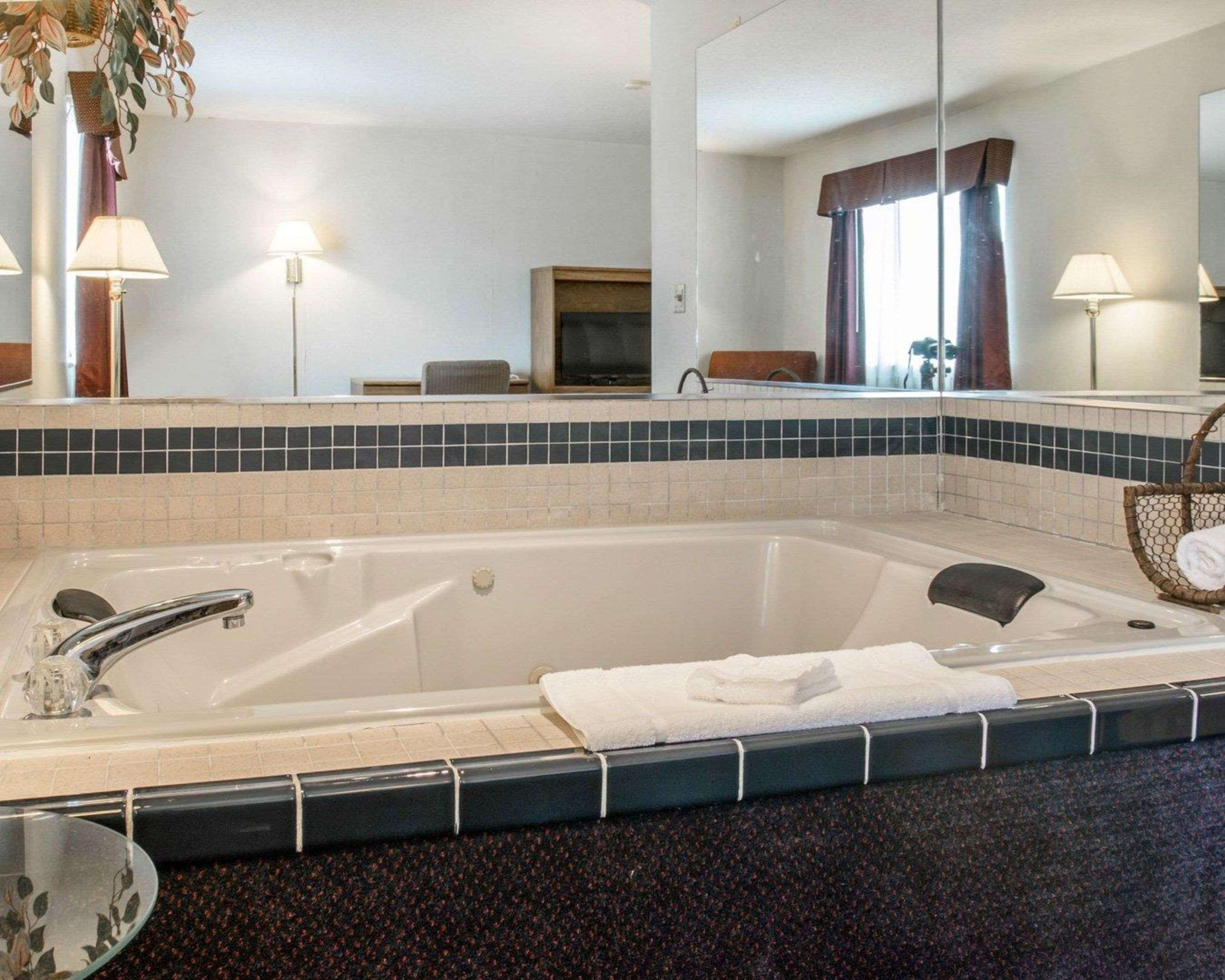 Quality Inn Hudsonville South Eksteriør billede